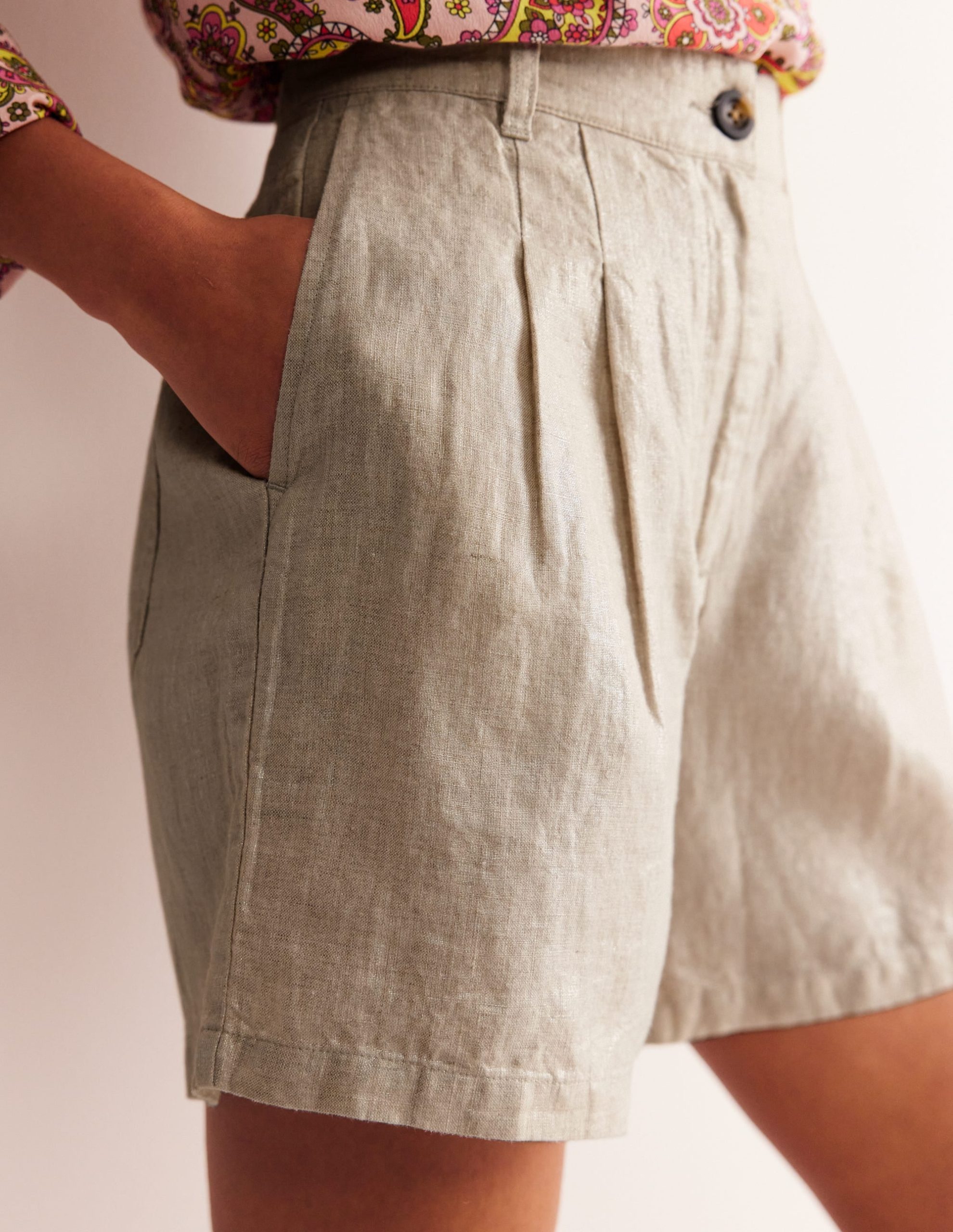 Pleated Linen Shorts-Neutral Metallic - Image 2