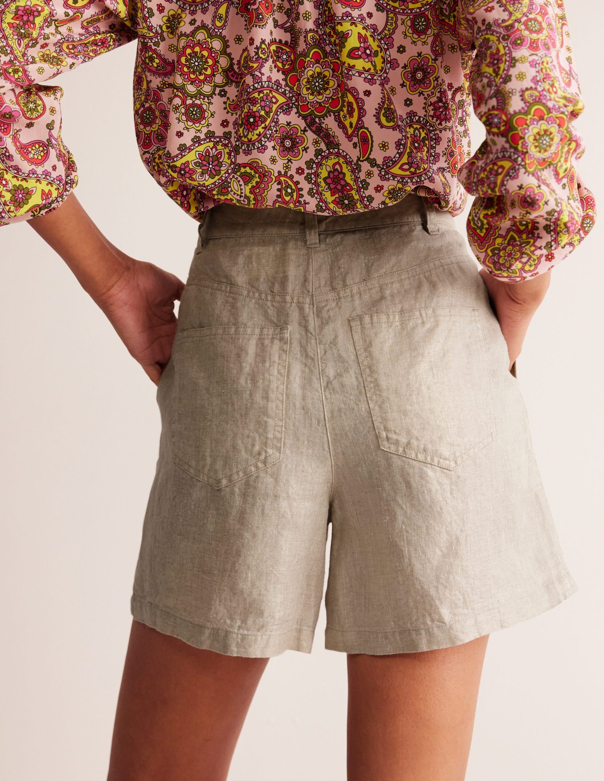 Pleated Linen Shorts-Neutral Metallic - Image 3