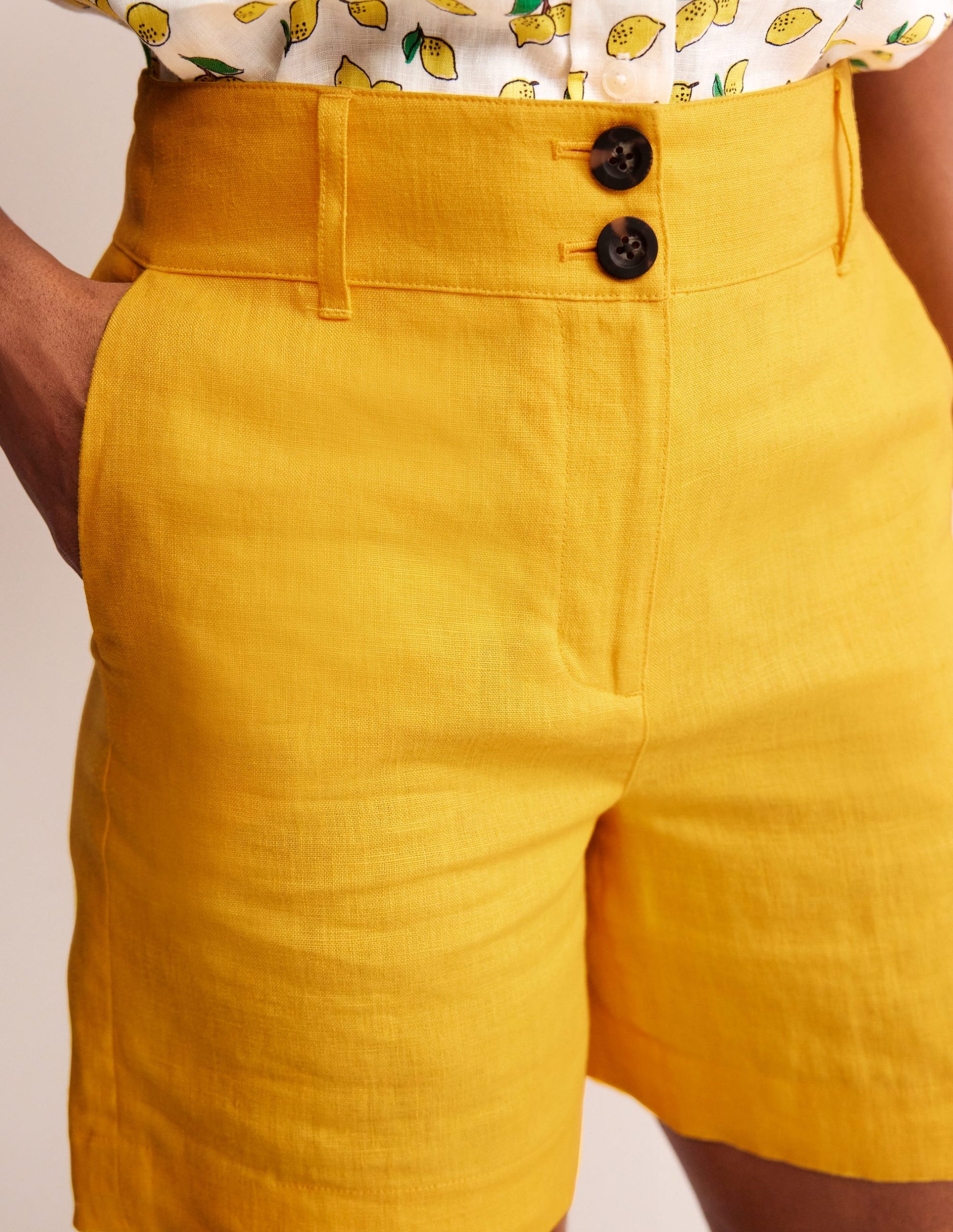 Westbourne Linen Shorts-Artisan Gold - Image 2