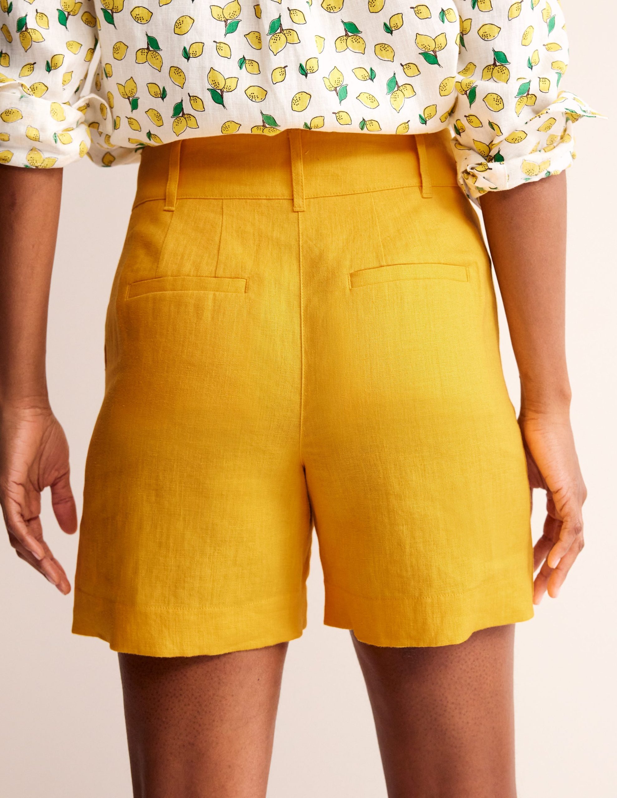 Westbourne Linen Shorts-Artisan Gold - Image 3