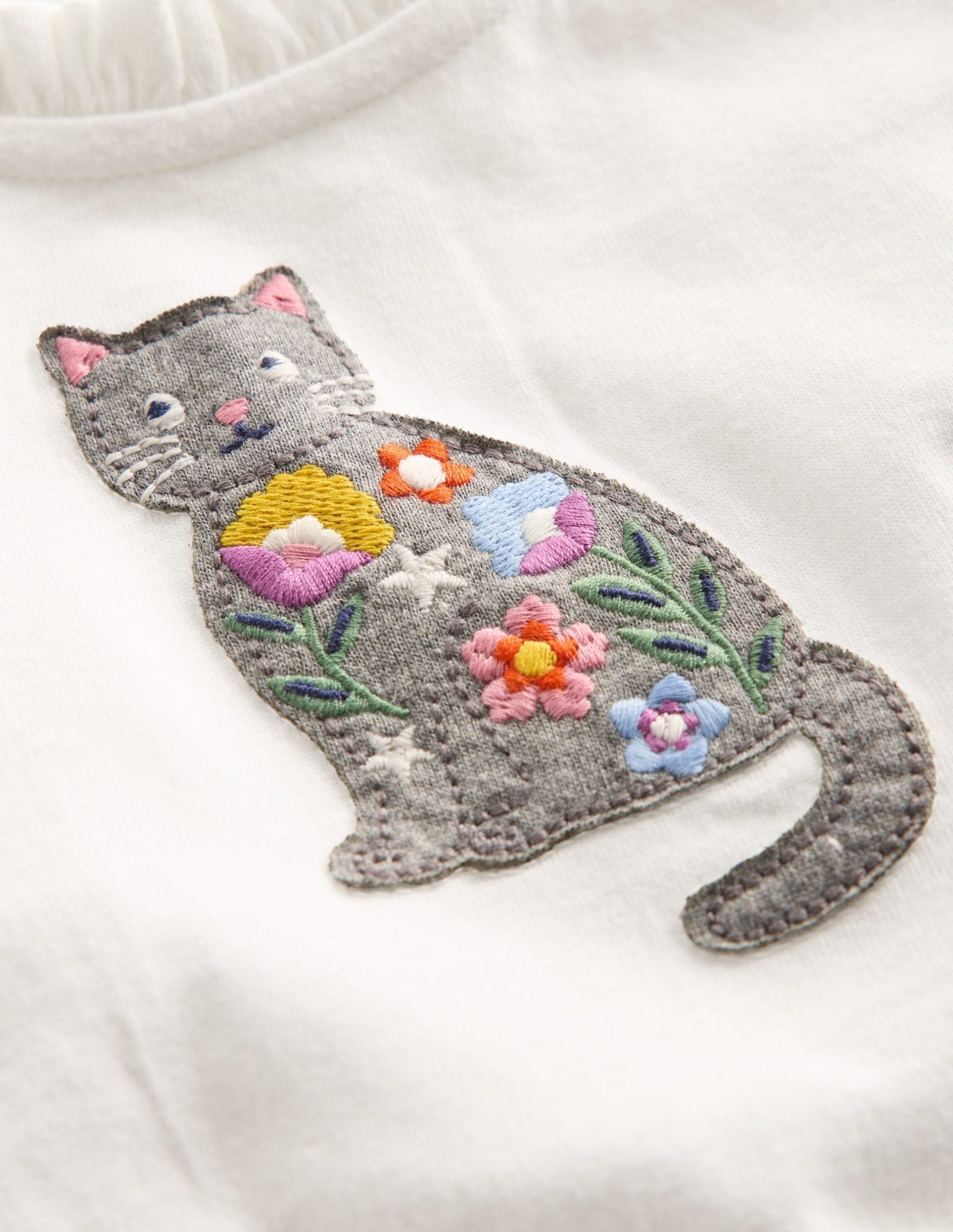 Appliqu?? T-shirt-Soft Ivory Cat - Image 3