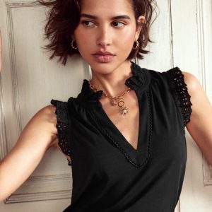 Aria Broderie Trim Vest-Black