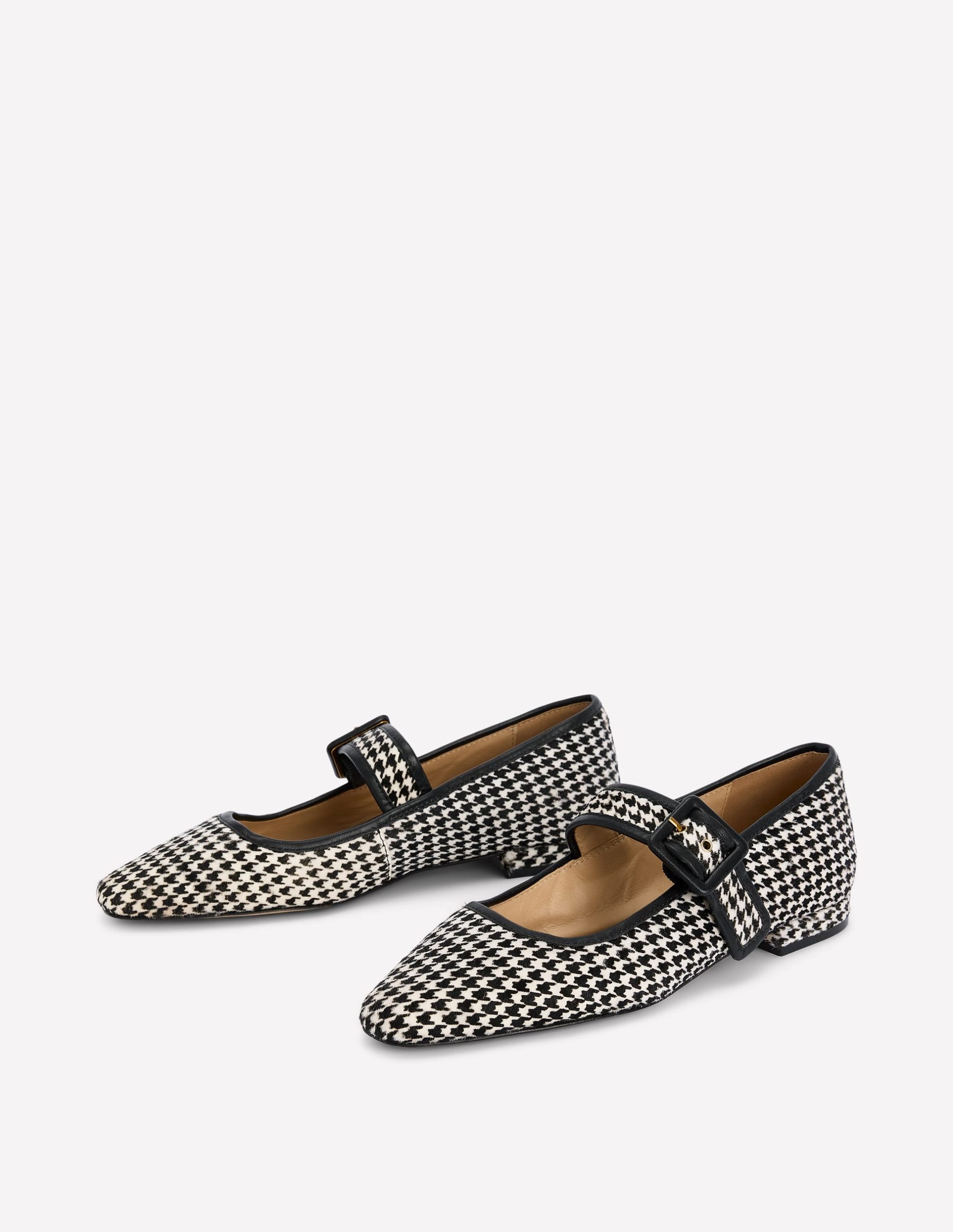 Vic Chisel Toe Mary Janes-White/Black - Image 3