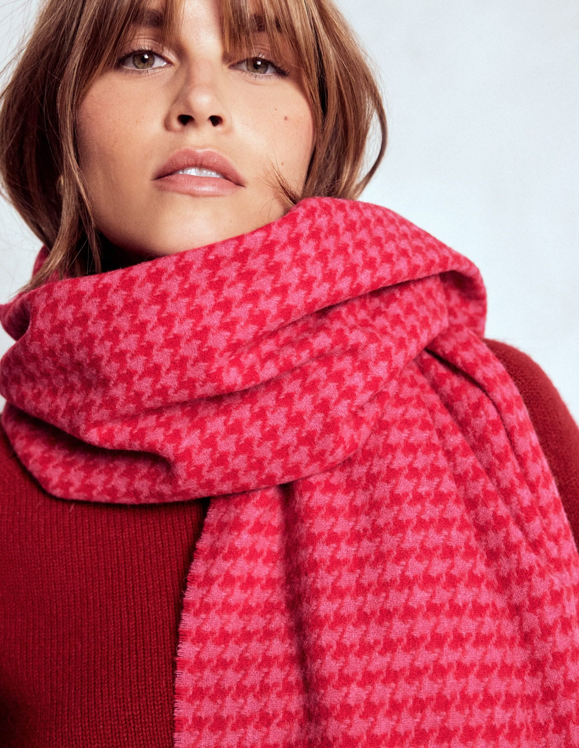Houndstooth Blanket Scarf-Pink/Red - Image 2