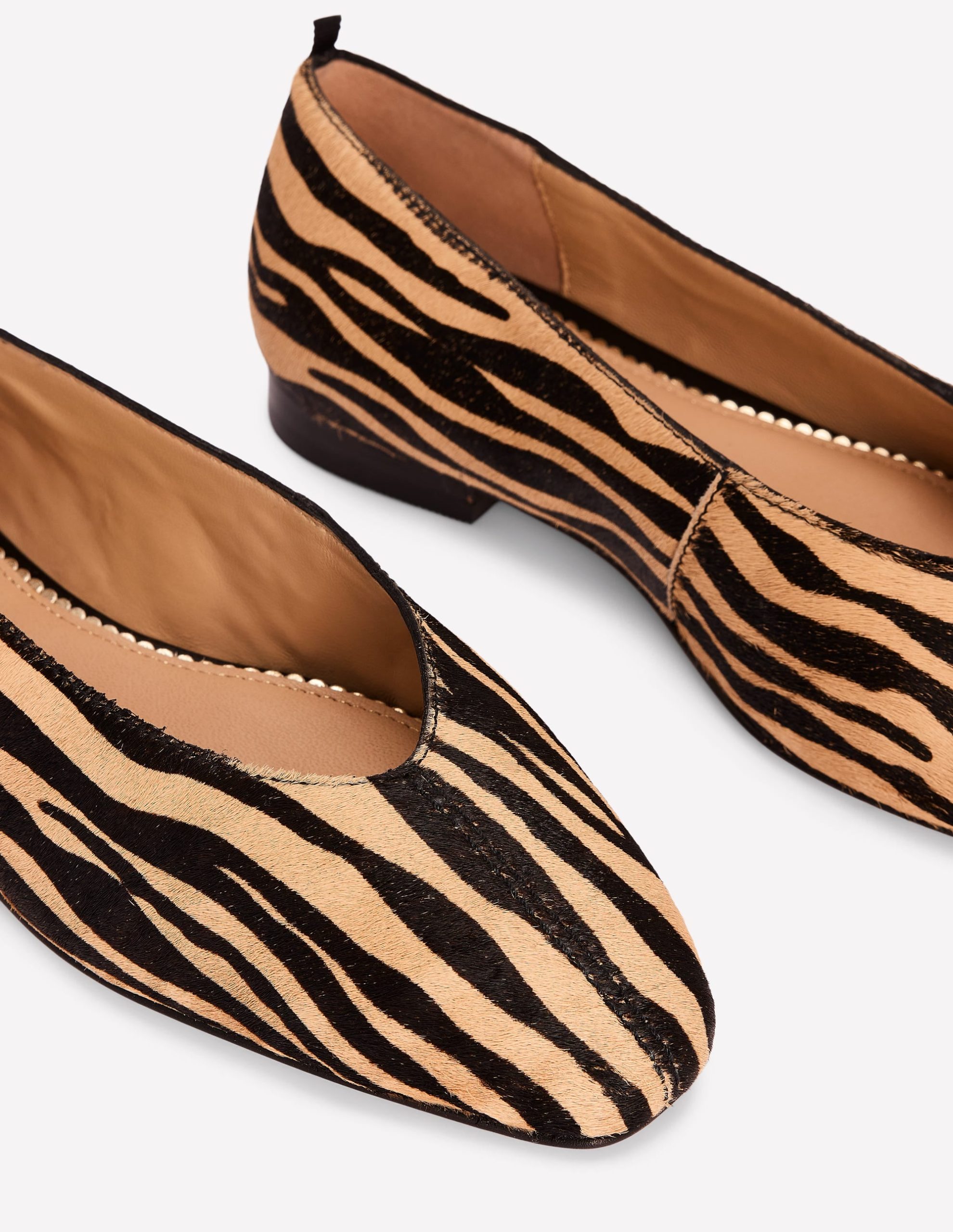 High Cut Stitch Detail Flats-Black/White - Image 5