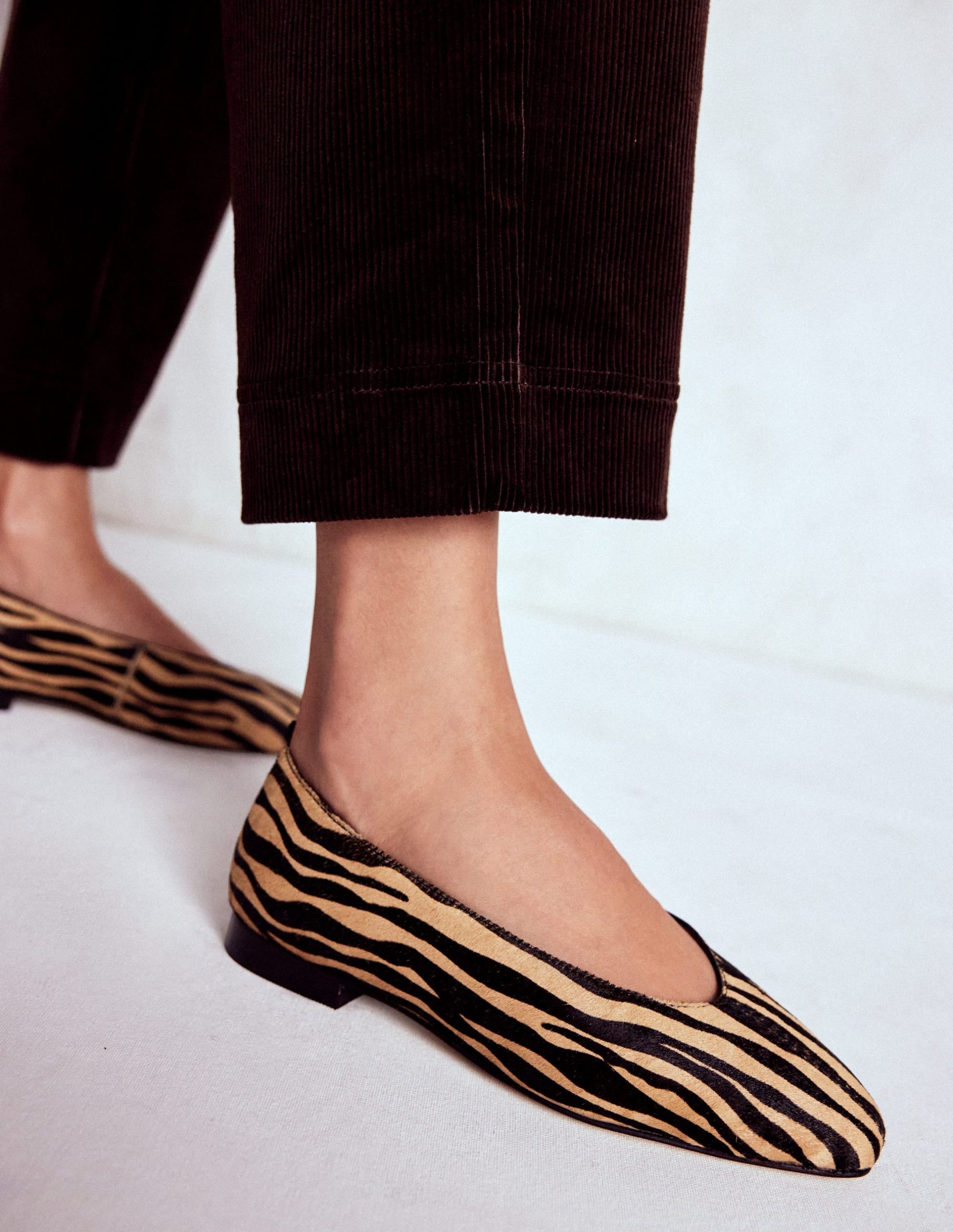 High Cut Stitch Detail Flats-Black/White - Image 3