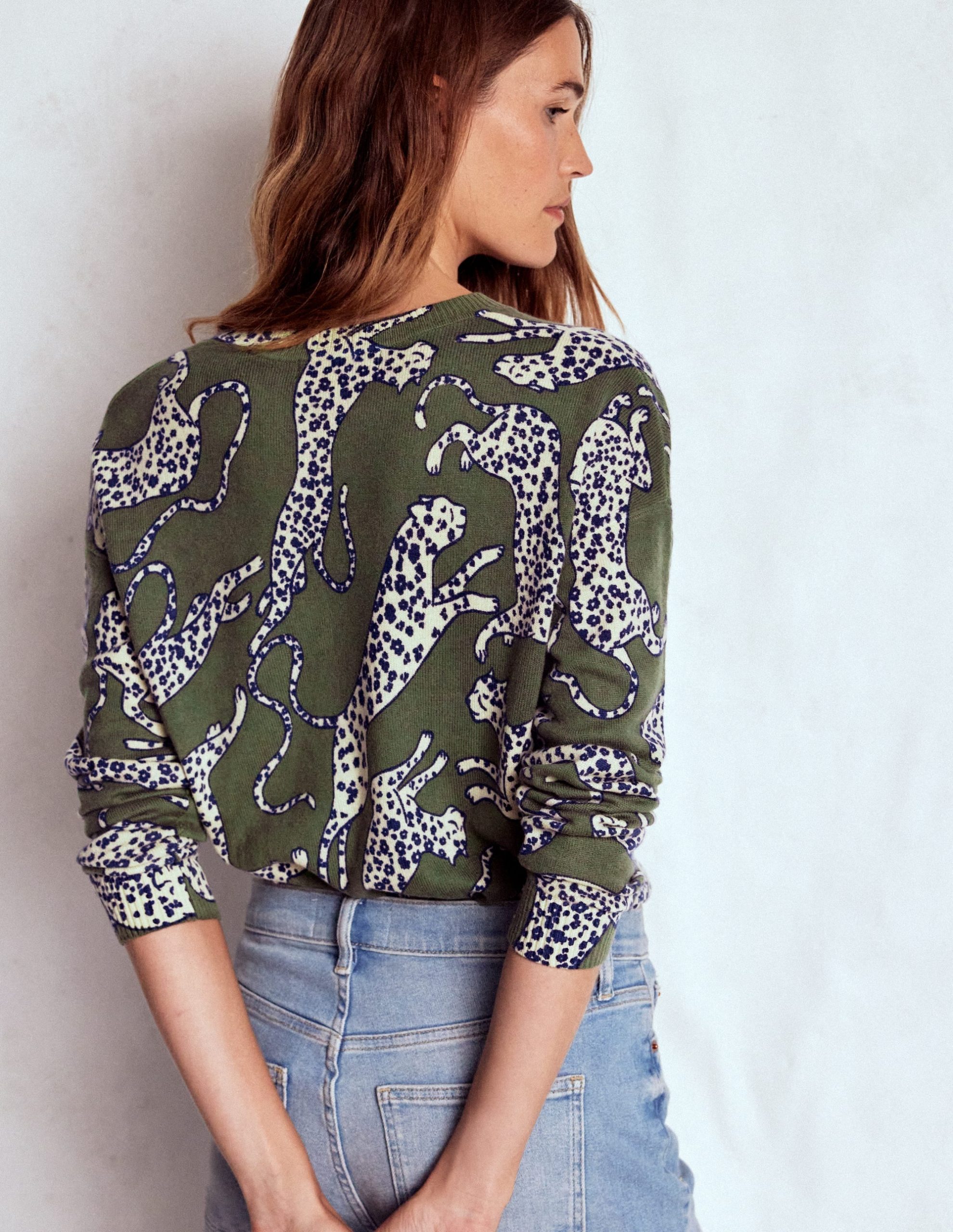 Lydia Cashmere Jumper-Woodland Green. Leopard - Image 3