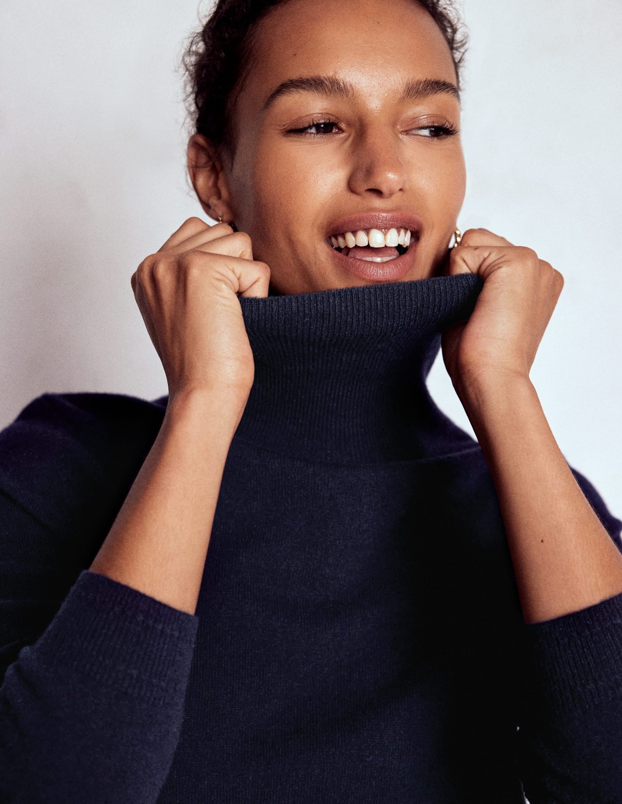 Eva Cashmere Roll Neck Sweater-Navy - Image 2