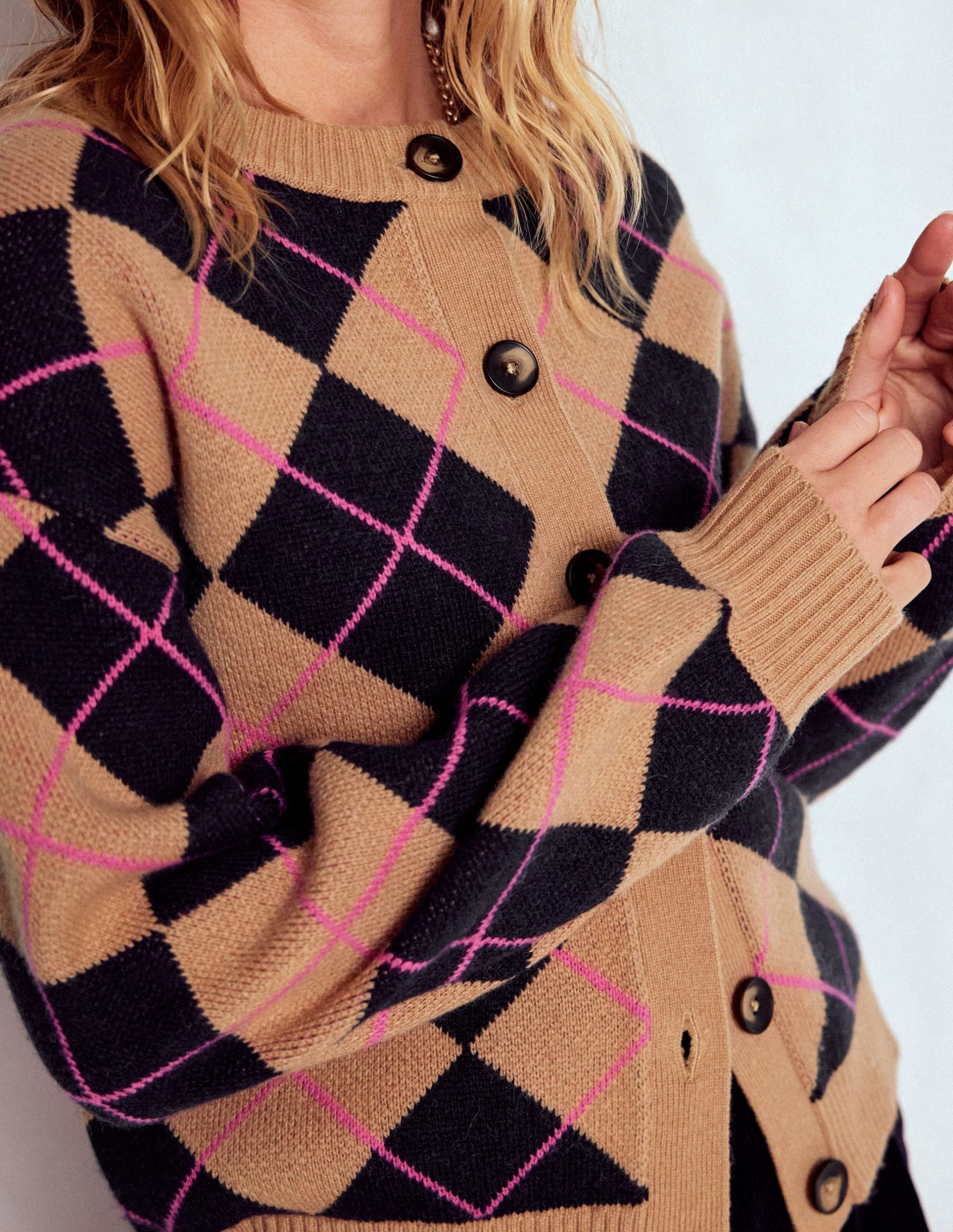 Abi Jacquard Cardigan-Camel. Navy Argyle - Image 3