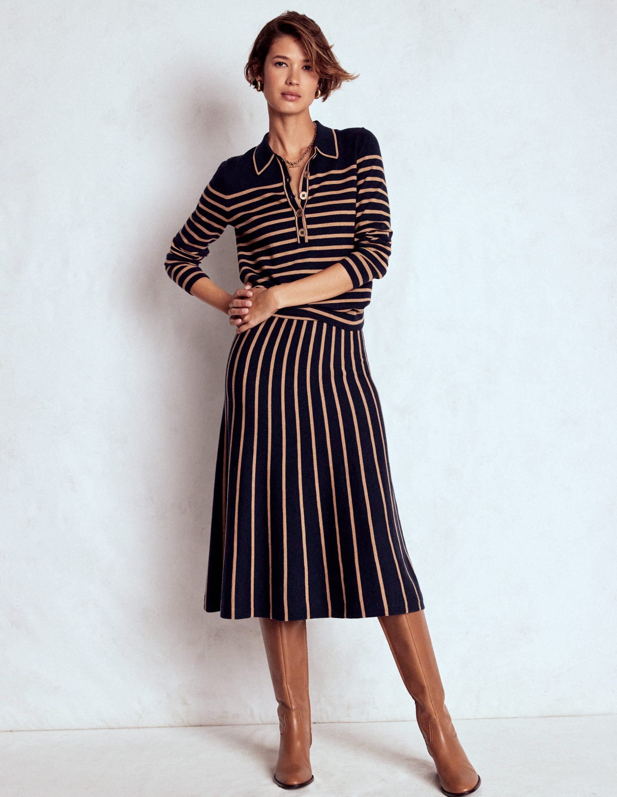 Liz Henley Jumper-Navy / Camel - Image 5