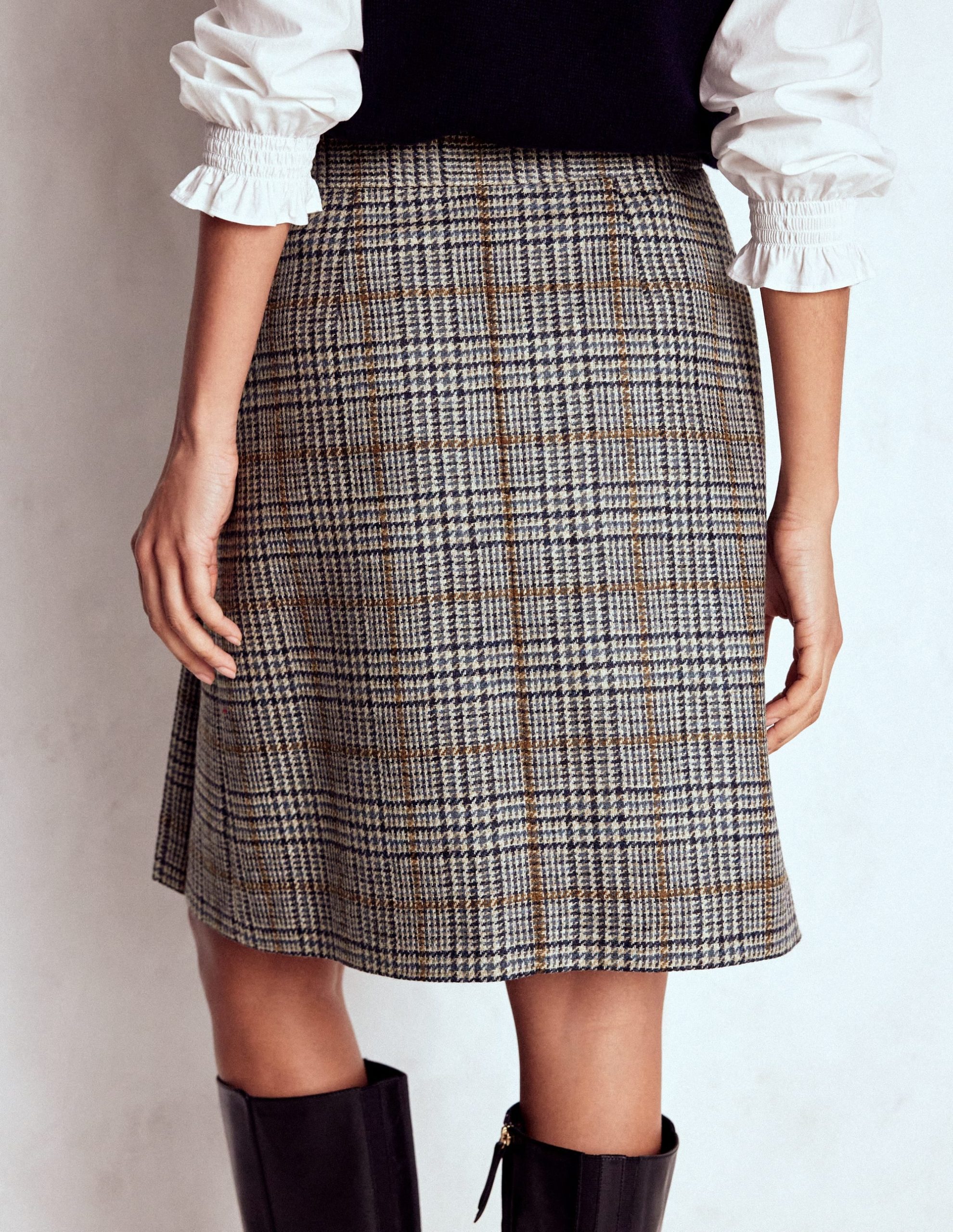 Helen Wool Kilt Skirt-Blue and Grey Prince of Wales - Image 3
