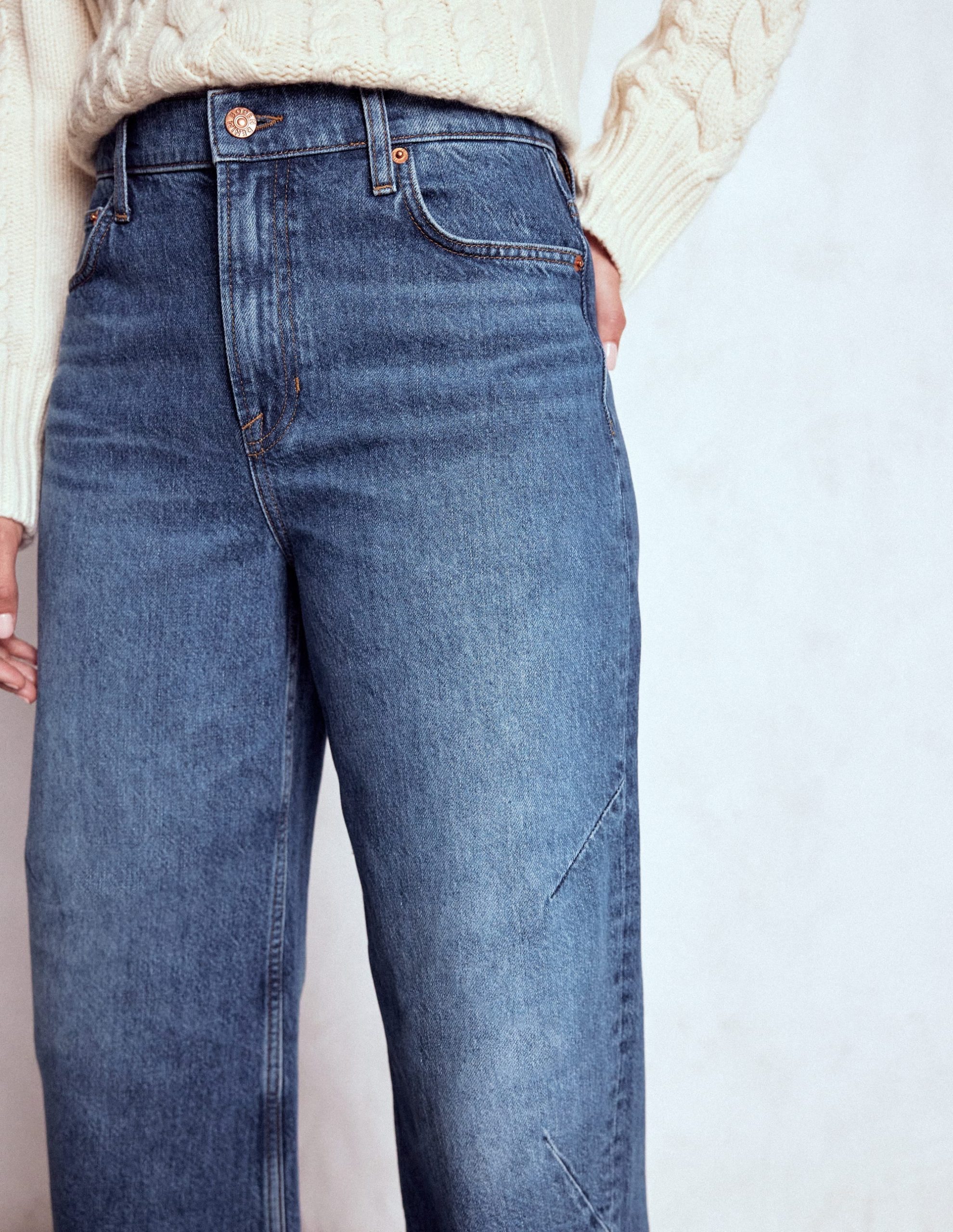 Full Length Barrel Leg Jeans-Mid Vintage - Image 2